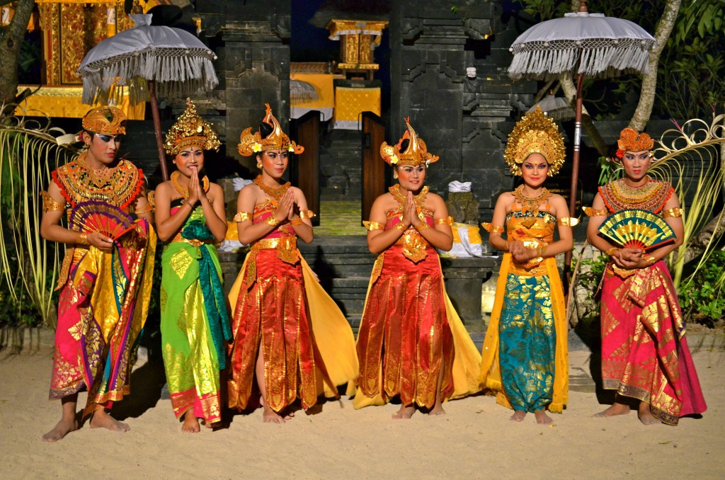 Фото жителей Индонезии (острова Бали).