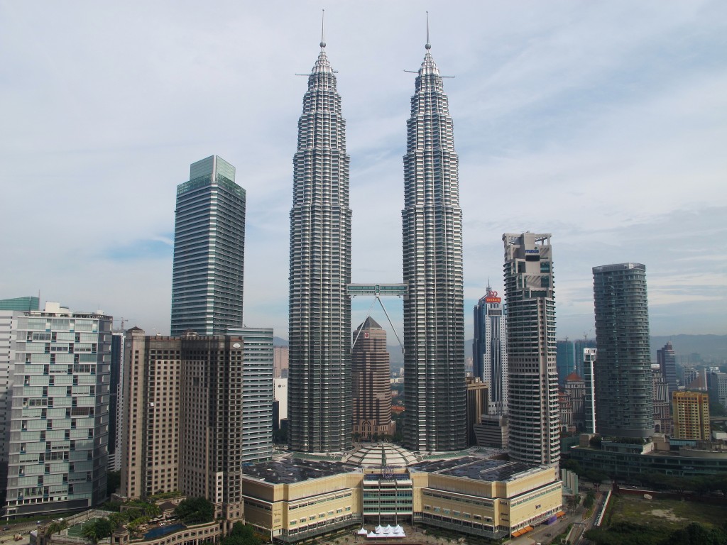Фото башен Петронас в Малайзии.
