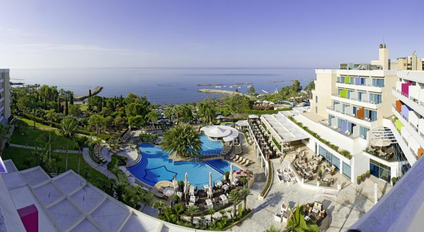 Фото отеля Mediterranean Beach Hotel