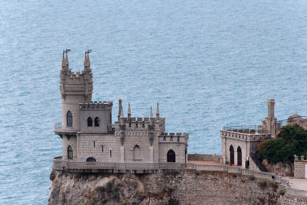Фото замка Ласточкино гнездо – главной достопримечательности Крыма