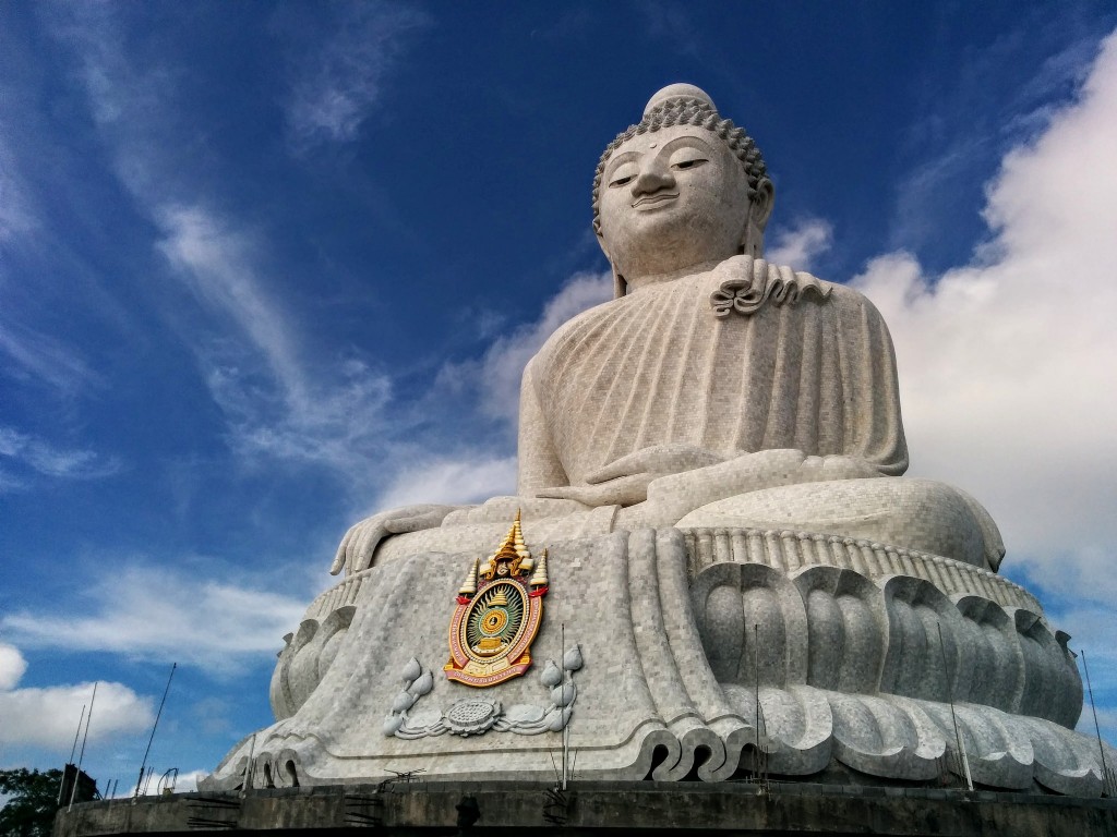 Фото большой статуи Будды на Пхукете