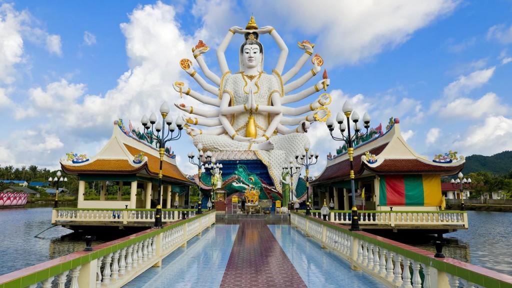 Фото храма Плай Лаем на Самуи 