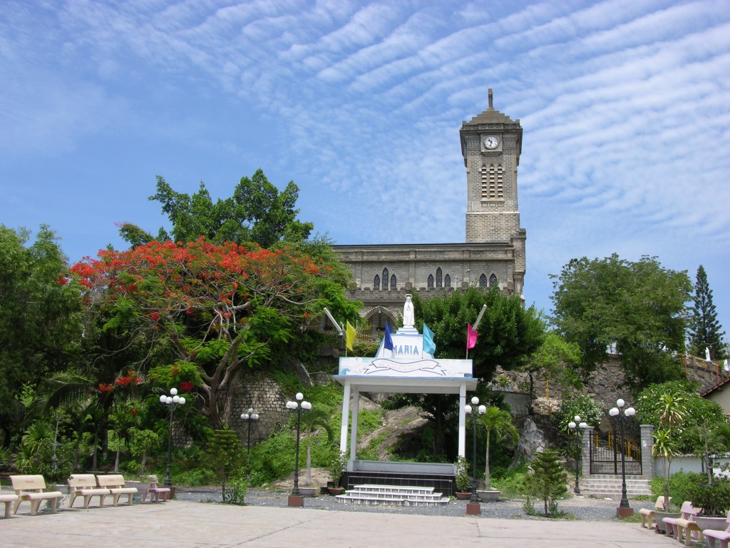 Фото кафедрального собора Нячанга