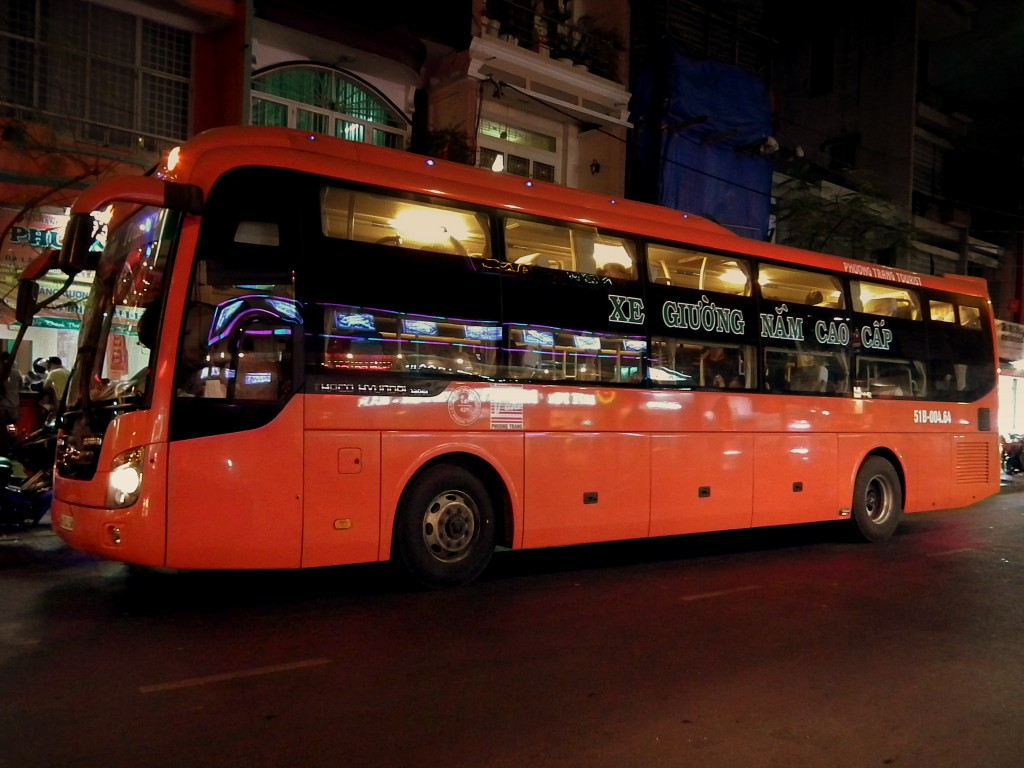 Фото ночного автобуса из Хошимина в Нячанг